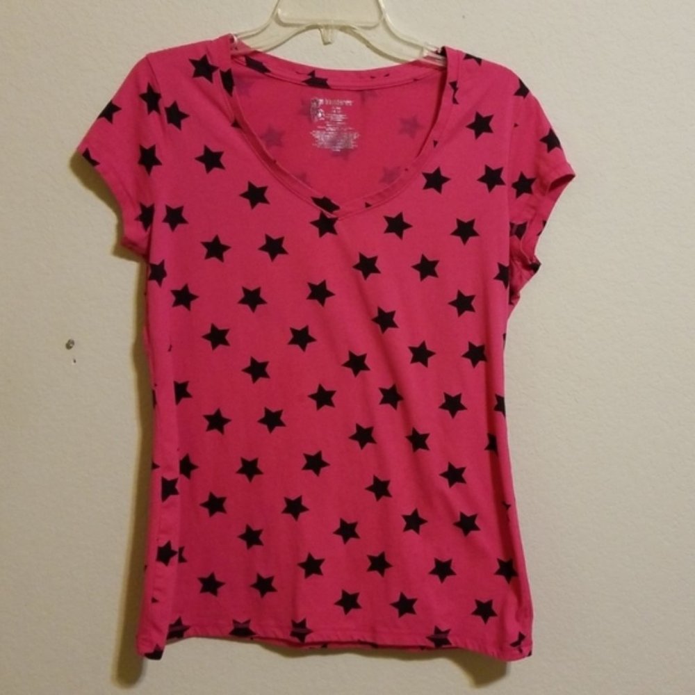 No Boundaries Star Print V-neck Tee